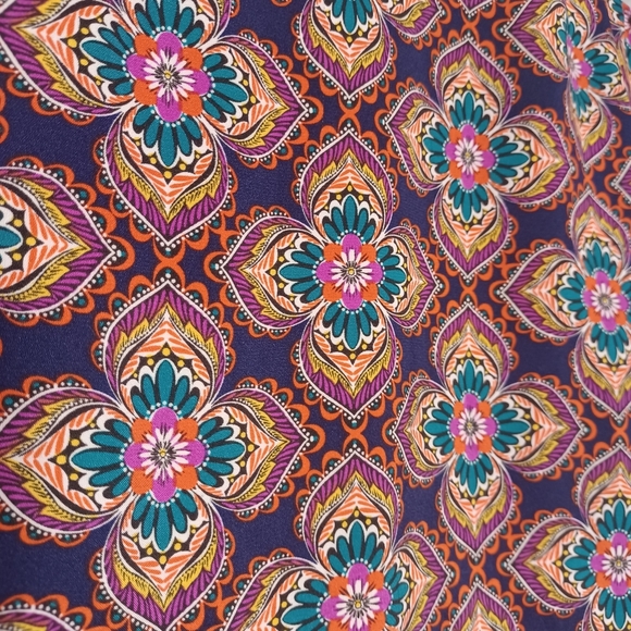 Express Womens Floral Mandala Zip Front V-Neck Blouse Size Small Boho Purple Top - Picture 4 of 10